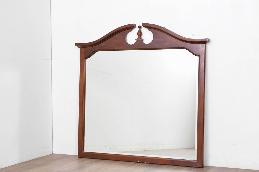 アメリカヴィンテージ　優美なシルエットのウォールミラー　(R-087130)