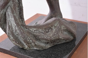 和製ヴィンテージ　在銘　彫刻家 小森邦夫作　ブロンズ製　しなやかな造形美が目を惹く裸婦像　(R-087132)