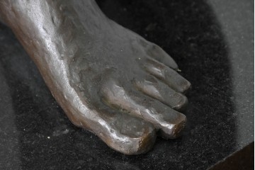 和製ヴィンテージ　在銘　彫刻家 小森邦夫作　ブロンズ製　「チャドリを纏ふ」裸婦像　(R-087133)