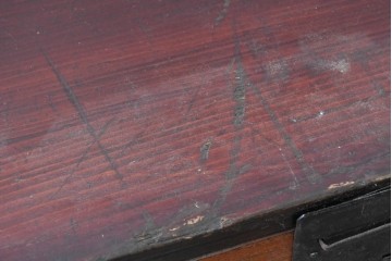 和製アンティーク　赤みのある木肌に黒い金具が映える観音開き帳場小箪笥　(R-087135)