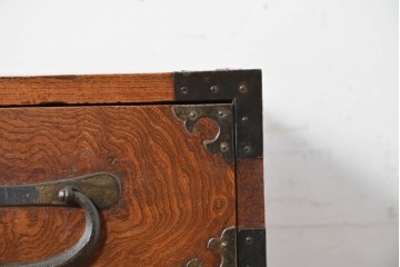 和製アンティーク　前面欅(ケヤキ)材　美しい杢目の帳場箪笥　(R-087136)