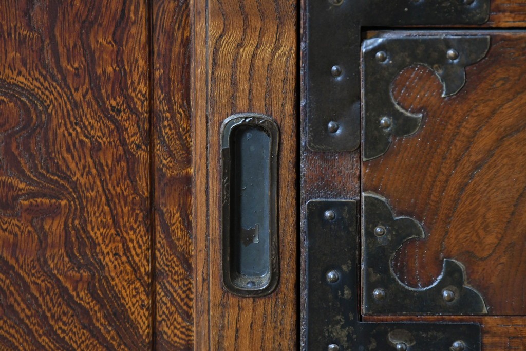 和製アンティーク　前面欅(ケヤキ)材　美しい杢目の帳場箪笥　(R-087136)