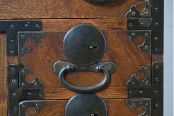 和製アンティーク　前面欅(ケヤキ)材　美しい杢目の帳場箪笥　(R-087136)