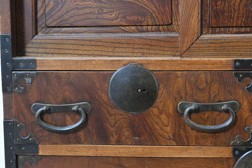 和製アンティーク　前面欅(ケヤキ)材　美しい杢目の帳場箪笥　(R-087136)