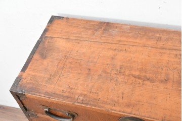 和製アンティーク　前面欅(ケヤキ)材　美しい杢目の帳場箪笥　(R-087136)