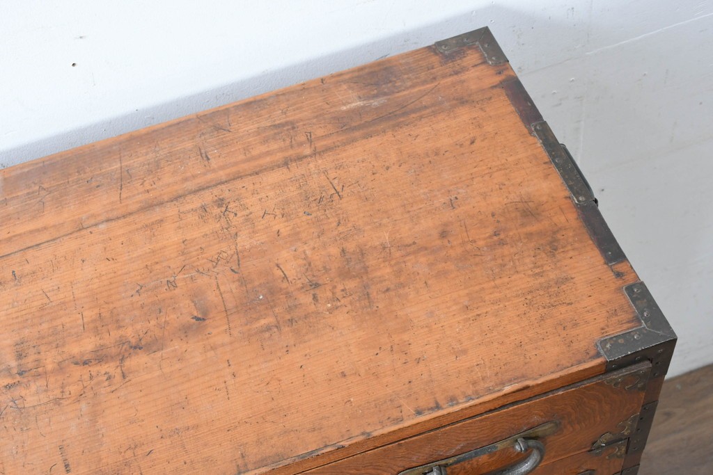 和製アンティーク　前面欅(ケヤキ)材　美しい杢目の帳場箪笥　(R-087136)