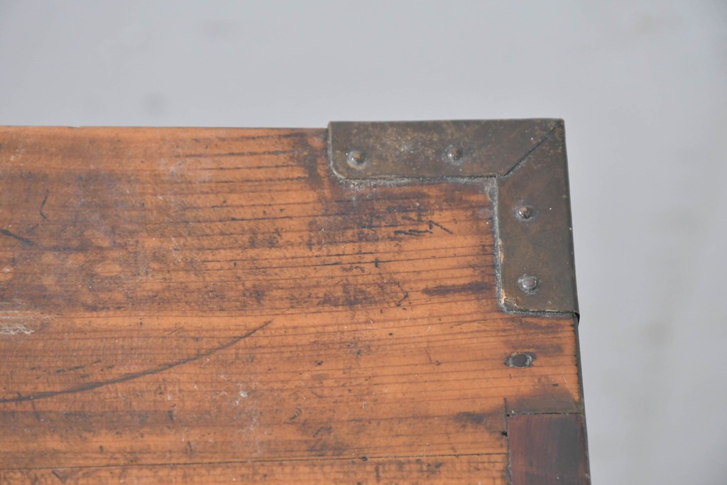 和製アンティーク　前面欅(ケヤキ)材　美しい杢目の帳場箪笥　(R-087136)