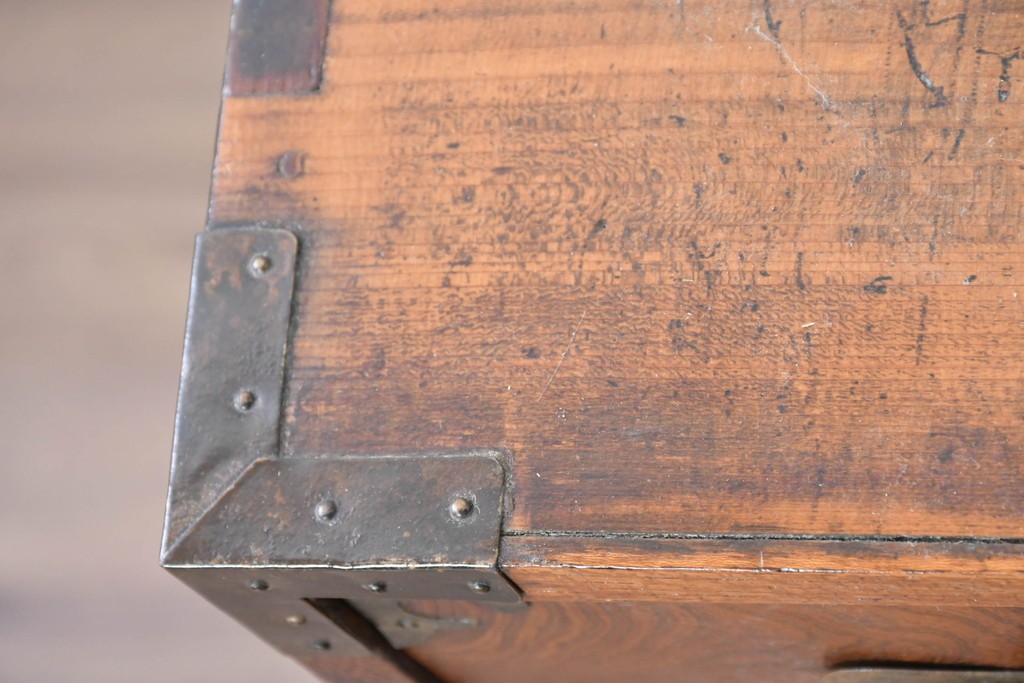 和製アンティーク　前面欅(ケヤキ)材　美しい杢目の帳場箪笥　(R-087136)