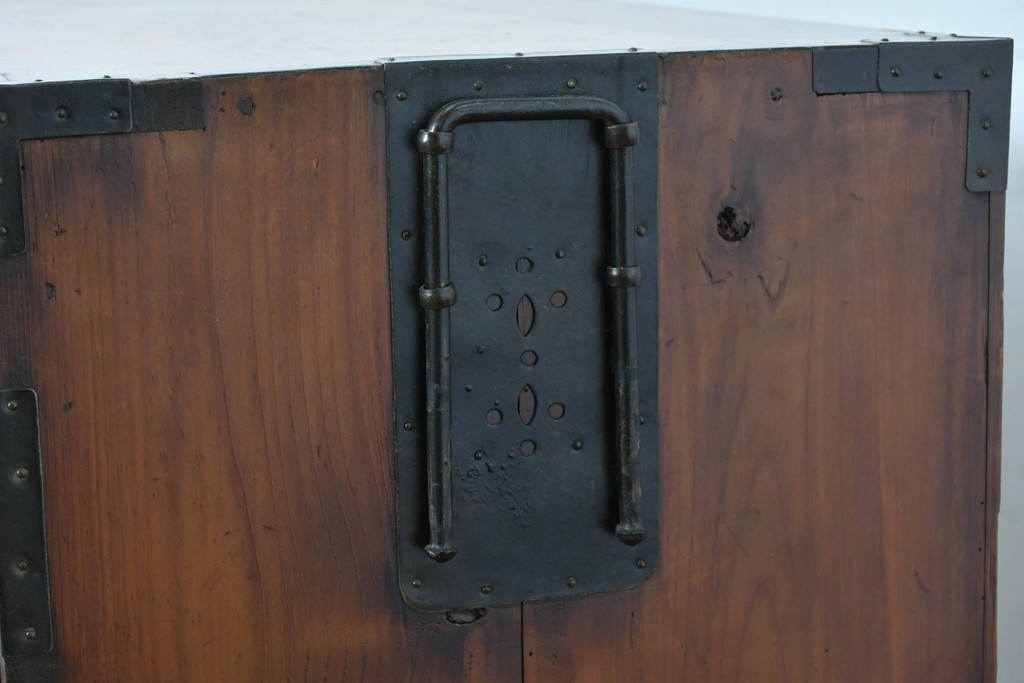 和製アンティーク　前面欅(ケヤキ)材　美しい杢目の帳場箪笥　(R-087136)