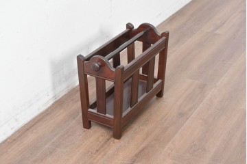 中古　美品　松本民芸家具　和洋折衷の空間にも自然に馴染むC型マガジンラック　(R-087137)