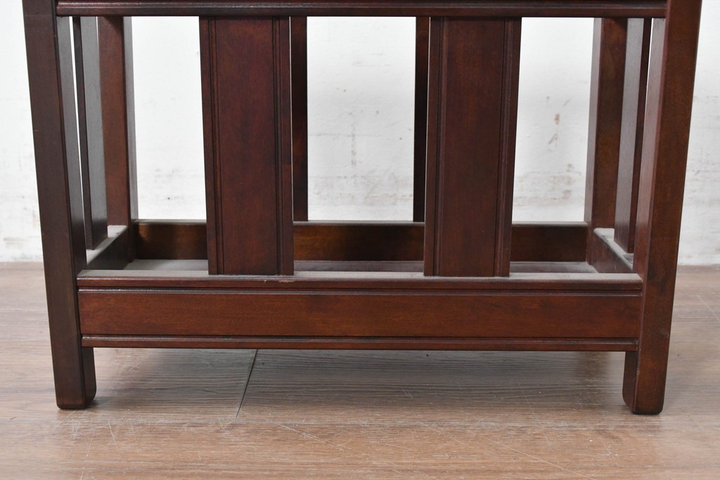 中古　美品　松本民芸家具　和洋折衷の空間にも自然に馴染むC型マガジンラック　(R-087137)