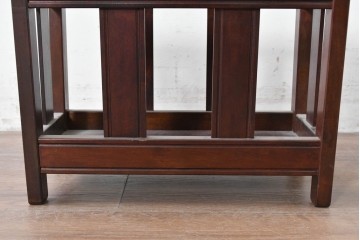 中古　美品　松本民芸家具　和洋折衷の空間にも自然に馴染むC型マガジンラック　(R-087137)