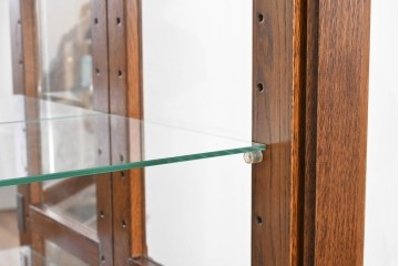 中古　美品　良品　三越家具(現カントリーハウス)　意匠ガラスが素敵なキュリオケース　(R-087139)