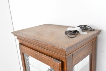 中古　美品　良品　三越家具(現カントリーハウス)　意匠ガラスが素敵なキュリオケース　(R-087139)