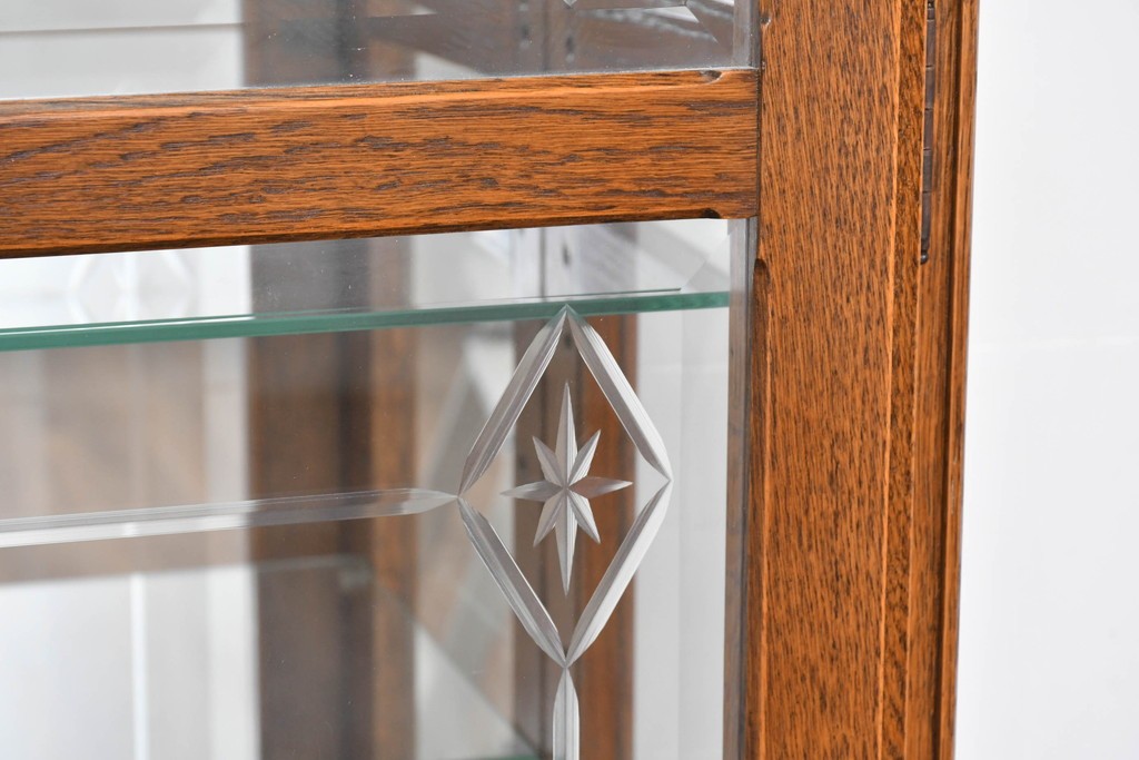 中古　美品　良品　三越家具(現カントリーハウス)　意匠ガラスが素敵なキュリオケース　(R-087139)