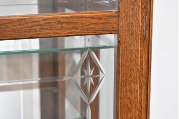 中古　美品　良品　三越家具(現カントリーハウス)　意匠ガラスが素敵なキュリオケース　(R-087139)