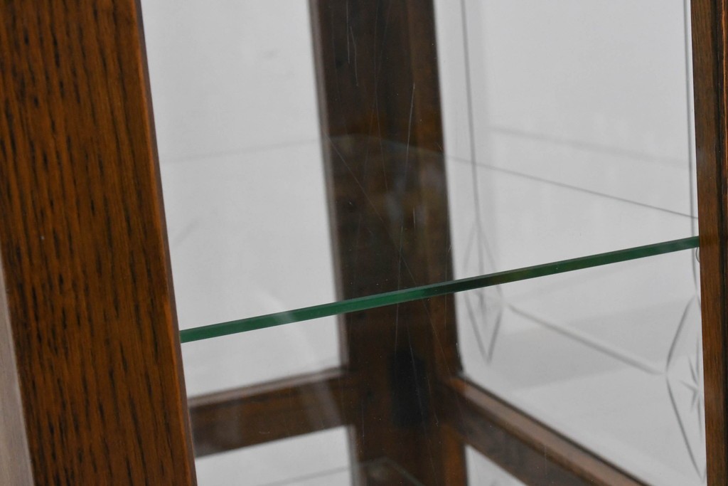 中古　美品　良品　三越家具(現カントリーハウス)　意匠ガラスが素敵なキュリオケース　(R-087139)