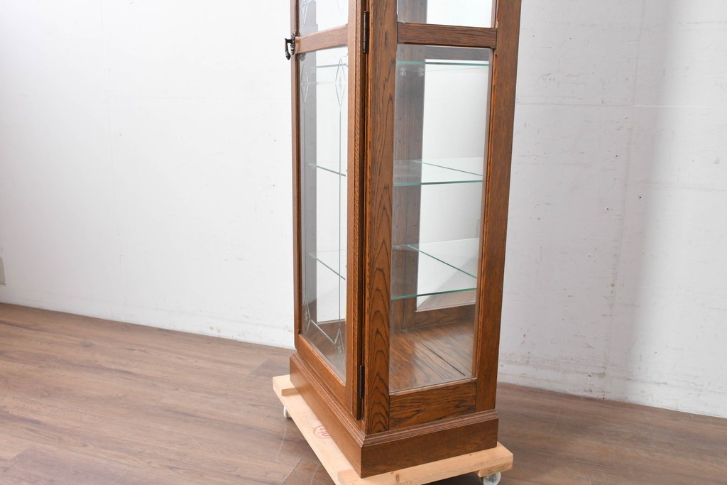 中古　美品　良品　三越家具(現カントリーハウス)　意匠ガラスが素敵なキュリオケース　(R-087139)