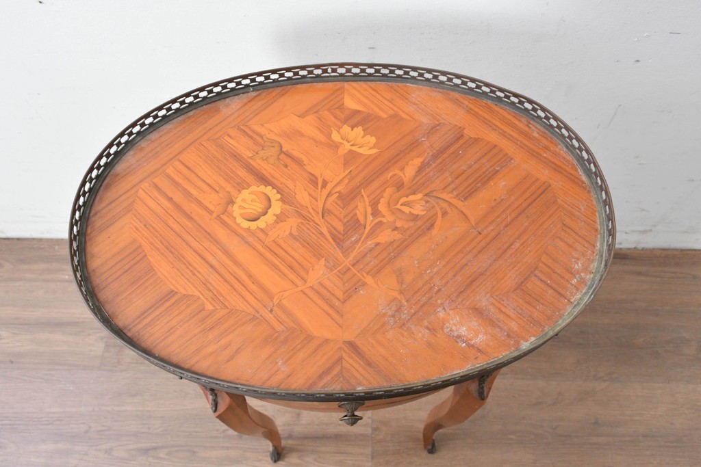 中古　美品　六本木アピス(APIS)取り扱い　イタリア最高級家具　MARCONI ARTE(マルコーニ アルテ)　すらりと伸びる脚が優美なサイドテーブル　定価約28万円　(R-087144)