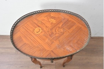 中古　美品　六本木アピス(APIS)取り扱い　イタリア最高級家具　MARCONI ARTE(マルコーニ アルテ)　すらりと伸びる脚が優美なサイドテーブル　定価約28万円　(R-087144)