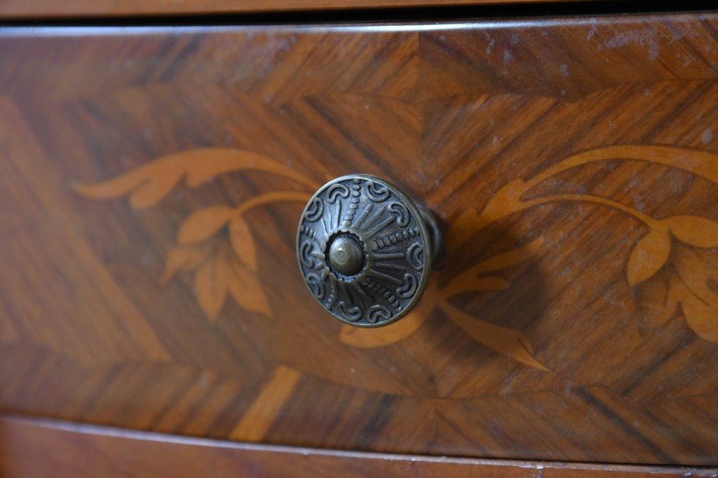 中古　美品　六本木アピス(APIS)取り扱い　イタリア最高級家具　MARCONI ARTE(マルコーニ アルテ)　すらりと伸びる脚が優美なサイドテーブル　定価約28万円　(R-087144)