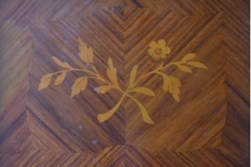 中古　美品　六本木アピス(APIS)取り扱い　イタリア最高級家具　MARCONI ARTE(マルコーニ アルテ)　すらりと伸びる脚が優美なサイドテーブル　定価約28万円　(R-087144)