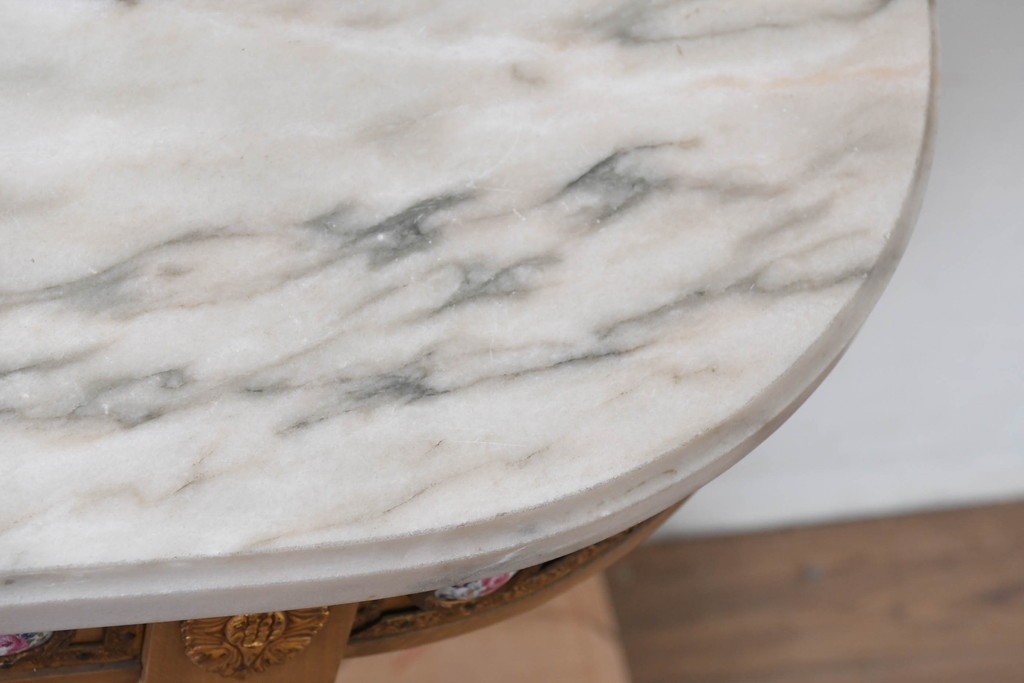 スペインヴィンテージ　高級輸入家具　六本木アピス(APIS)取り扱い　真鍮金具と磁器のメダリオンが華やかなコンソールテーブル　(R-087145)