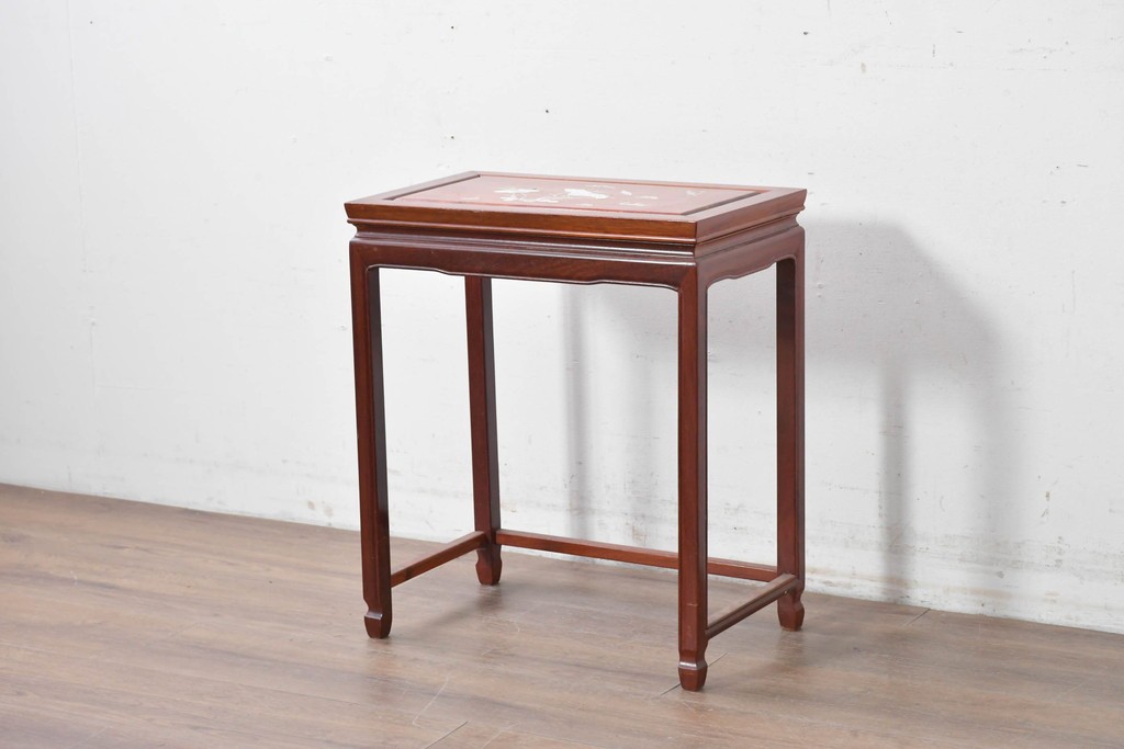 ヴィンテージ家具　民芸家具　花梨(カリン)材　螺鈿象嵌が目を引くサイドテーブル　(R-087148)