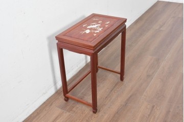 ヴィンテージ家具　民芸家具　花梨(カリン)材　螺鈿象嵌が目を引くサイドテーブル　(R-087148)