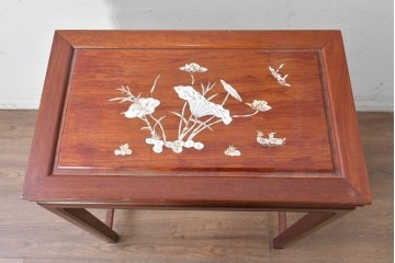 ヴィンテージ家具　民芸家具　花梨(カリン)材　螺鈿象嵌が目を引くサイドテーブル　(R-087148)