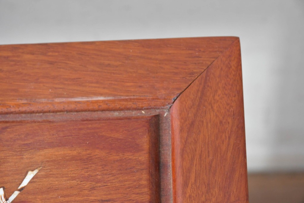 ヴィンテージ家具　民芸家具　花梨(カリン)材　螺鈿象嵌が目を引くサイドテーブル　(R-087148)