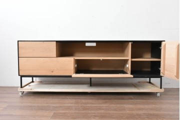 中古　美品　THE CONRAN SHOP(ザ・コンランショップ)取り扱い　希少な廃番品　Ethnicraft(エスニクラフト)　BLACKBIRD(ブラックバード)　テレビボード　定価約50万円　(R-087149)