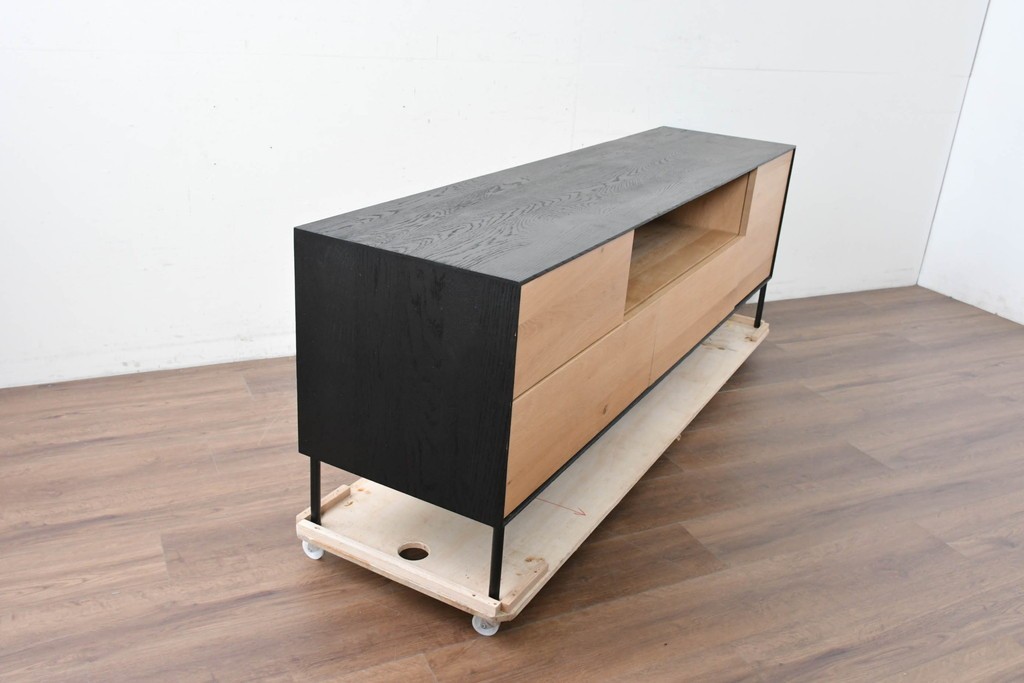 中古　美品　THE CONRAN SHOP(ザ・コンランショップ)取り扱い　希少な廃番品　Ethnicraft(エスニクラフト)　BLACKBIRD(ブラックバード)　テレビボード　定価約50万円　(R-087149)