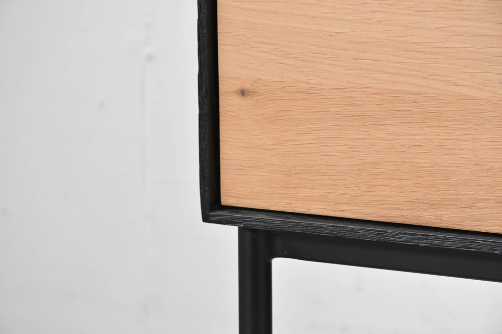 中古　美品　THE CONRAN SHOP(ザ・コンランショップ)取り扱い　希少な廃番品　Ethnicraft(エスニクラフト)　BLACKBIRD(ブラックバード)　テレビボード　定価約50万円　(R-087149)