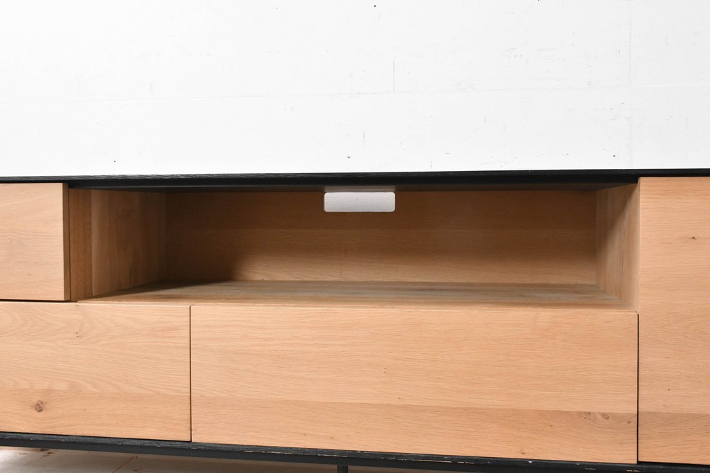 中古　美品　THE CONRAN SHOP(ザ・コンランショップ)取り扱い　希少な廃番品　Ethnicraft(エスニクラフト)　BLACKBIRD(ブラックバード)　テレビボード　定価約50万円　(R-087149)