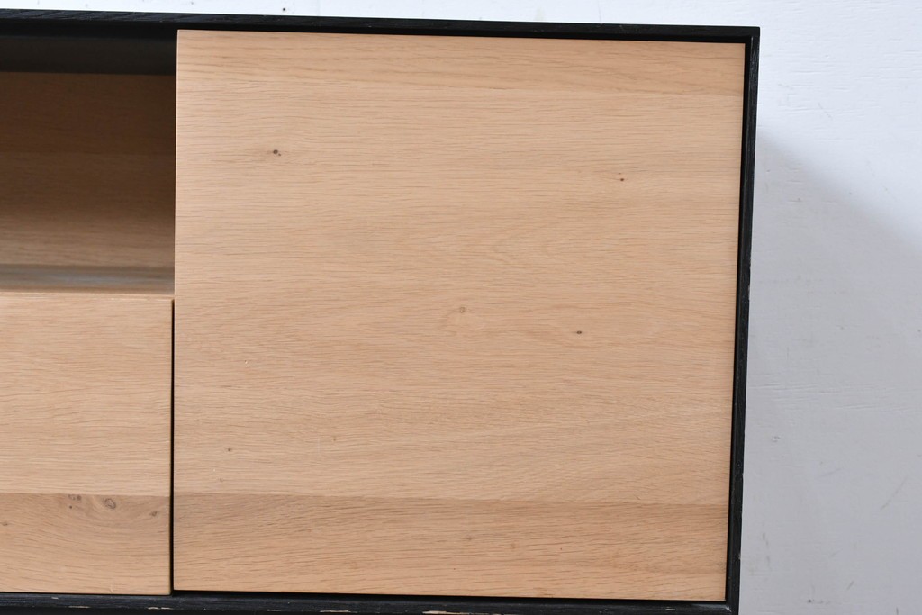 中古　美品　THE CONRAN SHOP(ザ・コンランショップ)取り扱い　希少な廃番品　Ethnicraft(エスニクラフト)　BLACKBIRD(ブラックバード)　テレビボード　定価約50万円　(R-087149)