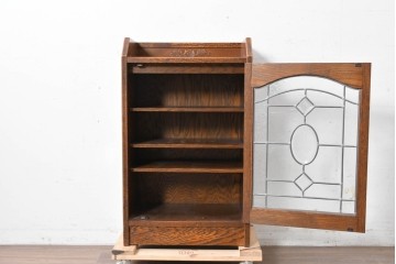 中古　美品　三越家具(現カントリーハウス)　Brugge(ブルージュ)　ステンドグラス入り扉が印象的なサイドキャビネット　(R-087150)