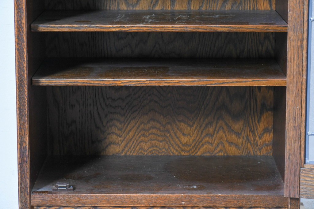 中古　美品　三越家具(現カントリーハウス)　Brugge(ブルージュ)　ステンドグラス入り扉が印象的なサイドキャビネット　(R-087150)