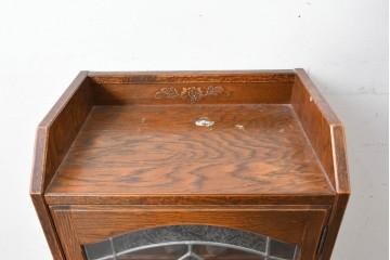 中古　美品　三越家具(現カントリーハウス)　Brugge(ブルージュ)　ステンドグラス入り扉が印象的なサイドキャビネット　(R-087150)