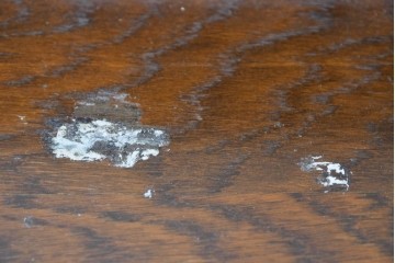 中古　美品　三越家具(現カントリーハウス)　Brugge(ブルージュ)　ステンドグラス入り扉が印象的なサイドキャビネット　(R-087150)