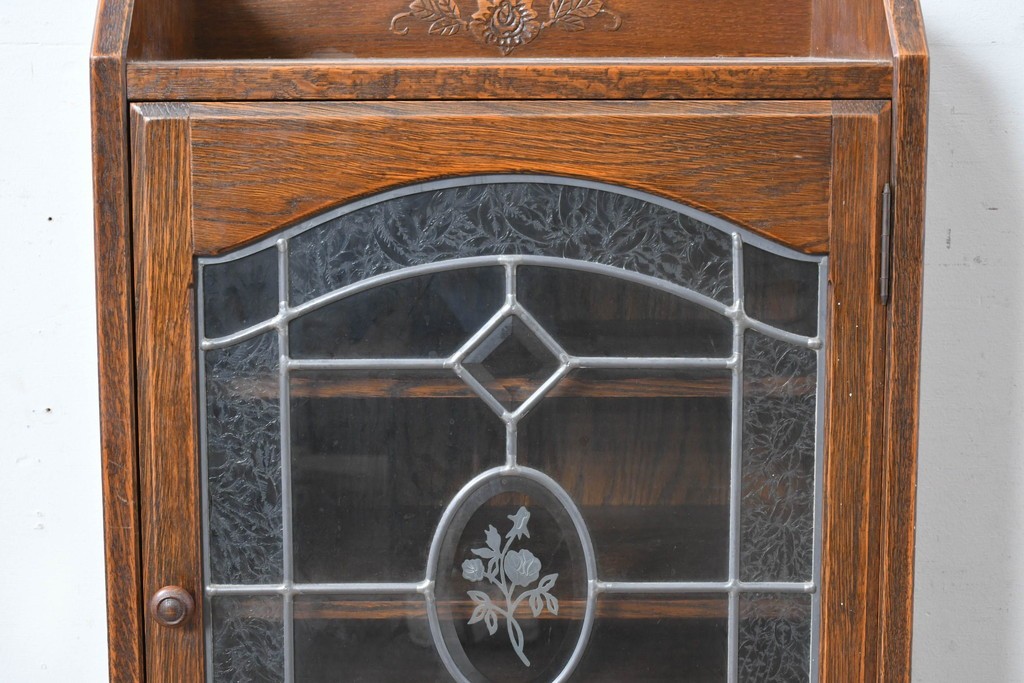 中古　美品　三越家具(現カントリーハウス)　Brugge(ブルージュ)　ステンドグラス入り扉が印象的なサイドキャビネット　(R-087150)