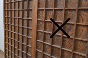 ヴィンテージ建具　昭和中期　マス目格子入りの板戸窓1枚　(R-087185)