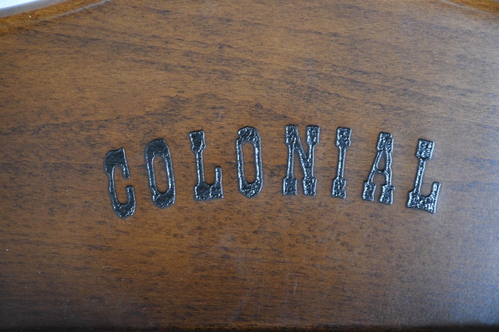 中古　美品　カリモク家具(karimoku)　コロニアルシリーズ　CC1834NK　回転式アームチェア2脚セット　定価(2脚合計)約13万円　(R-087186)