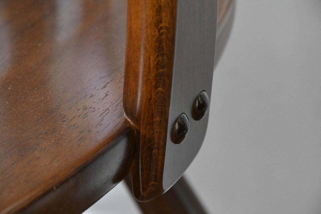 中古　美品　カリモク家具(karimoku)　コロニアルシリーズ　CC1834NK　回転式アームチェア2脚セット　定価(2脚合計)約13万円　(R-087186)