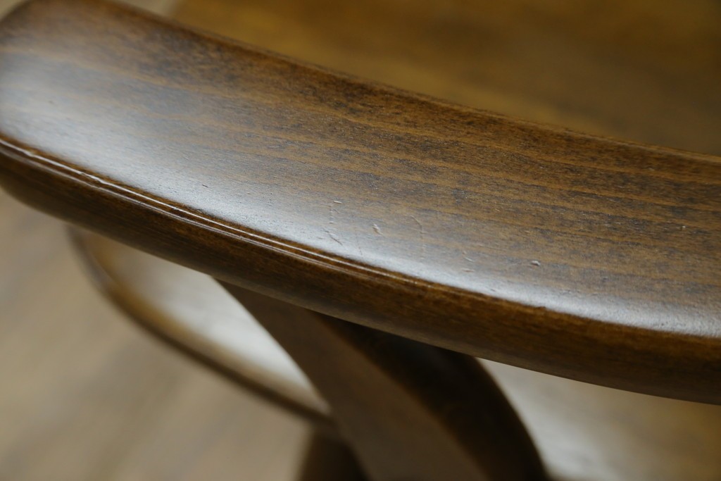 中古　美品　カリモク家具(karimoku)　コロニアルシリーズ　CC1834NK　回転式アームチェア2脚セット　定価(2脚合計)約13万円　(R-087186)