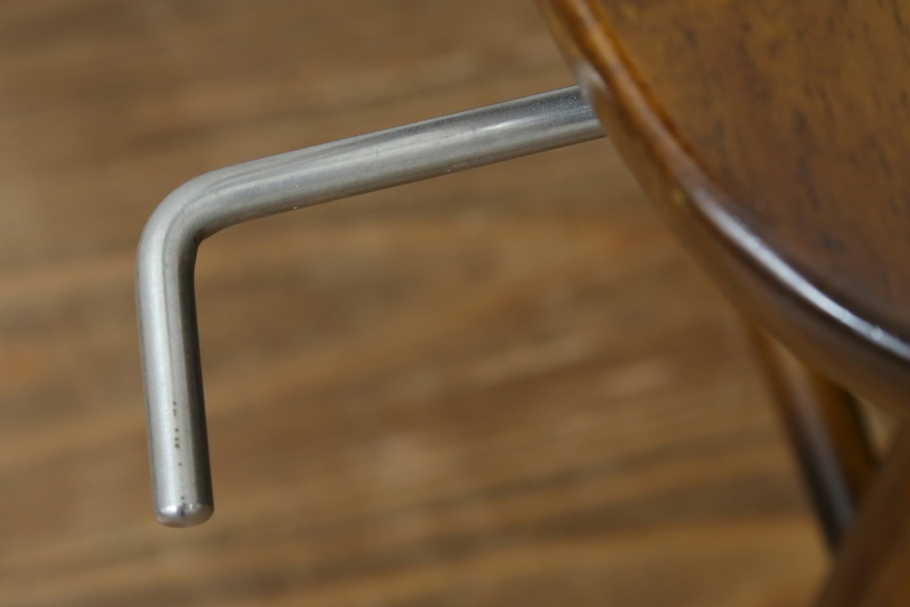 中古　美品　カリモク家具(karimoku)　コロニアルシリーズ　CC1834NK　回転式アームチェア2脚セット　定価(2脚合計)約13万円　(R-087186)