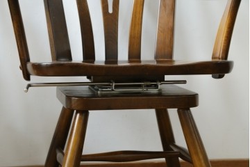 中古　美品　カリモク家具(karimoku)　コロニアルシリーズ　CC1834NK　回転式アームチェア2脚セット　定価(2脚合計)約13万円　(R-087186)