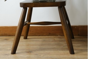 中古　美品　カリモク家具(karimoku)　コロニアルシリーズ　CC1834NK　回転式アームチェア2脚セット　定価(2脚合計)約13万円　(R-087186)