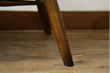 中古　美品　カリモク家具(karimoku)　コロニアルシリーズ　CC1834NK　回転式アームチェア2脚セット　定価(2脚合計)約13万円　(R-087186)