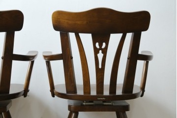 中古　美品　カリモク家具(karimoku)　コロニアルシリーズ　CC1834NK　回転式アームチェア2脚セット　定価(2脚合計)約13万円　(R-087186)